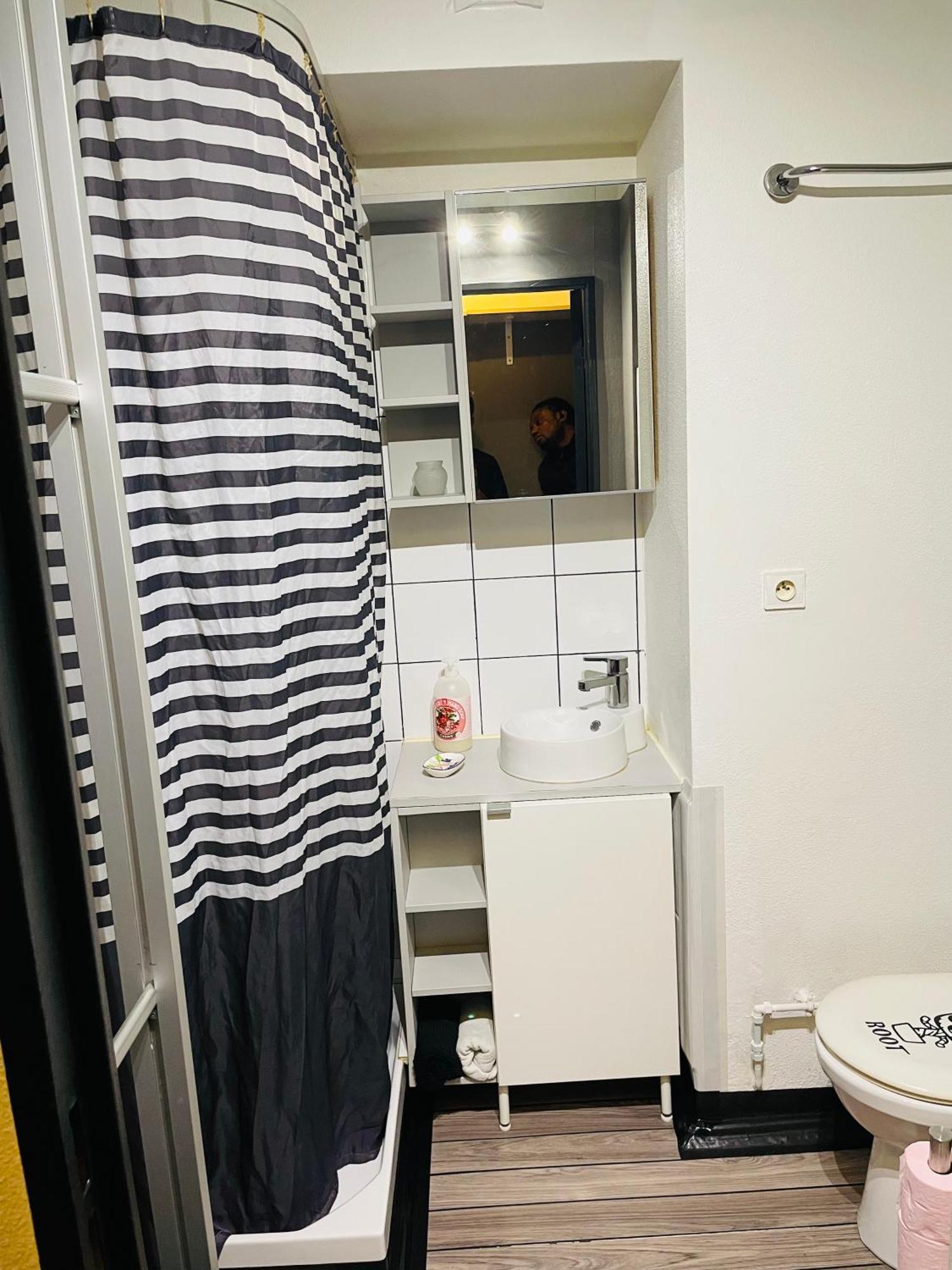 Comfortable Studio In Clichy Eksteriør bilde